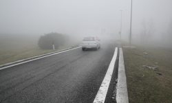 (FOTO) Ceață sau neatenție!? Două automobile s-au ciocnit violent în apropiere de Chișinău