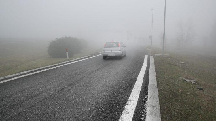 (FOTO) Ceață sau neatenție!? Două automobile s-au ciocnit violent în apropiere de Chișinău