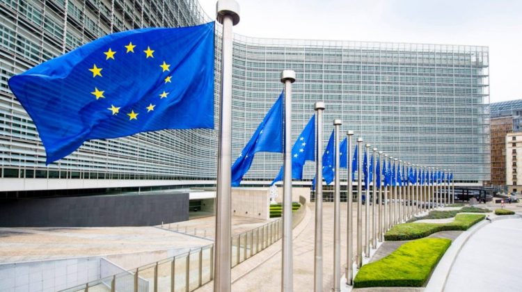 Comisia Europeană propune crearea unei adeverințe electronice verzi. Când ar putea fi gata