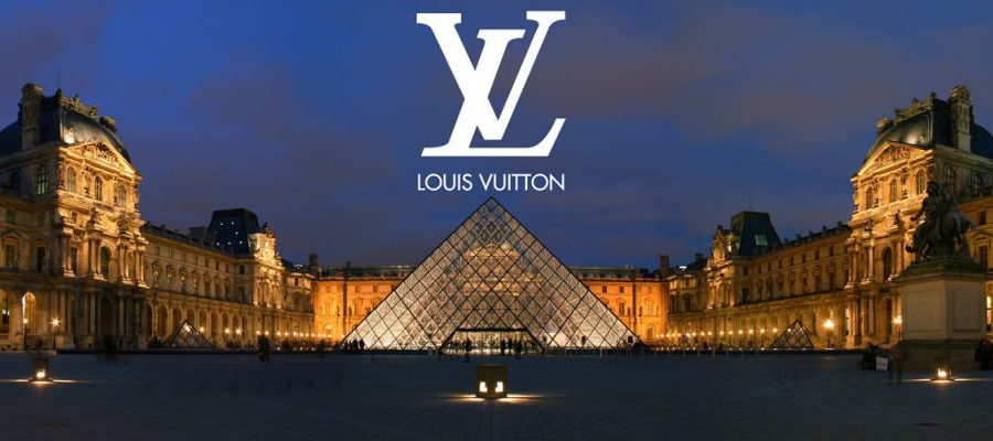 Louis Vuitton călătorește către antichitate la Luvru, închizând spectacolele online ale Săptămânii modei din Paris
