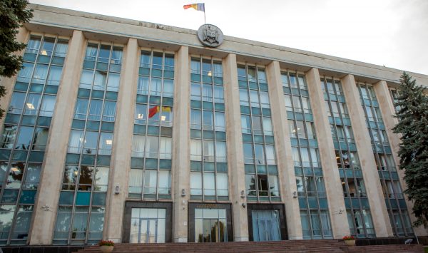 Răcoare de 1,2 milioane de lei la Guvern! Instituția anunță achiziția a 90 de aparate de aer condiționat