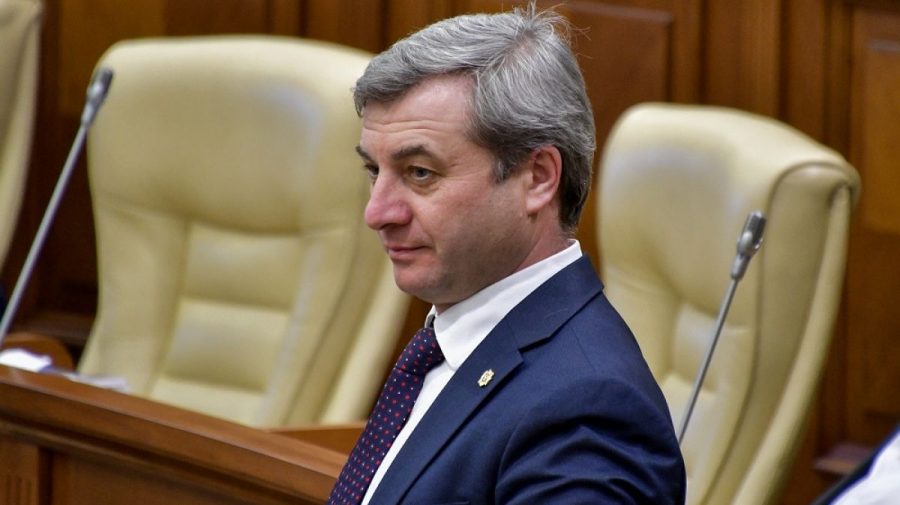 Debutul ședinței Parlamentului: Furculiță anunță o nouă majoritate parlamentară și o invită pe Sandu la consultări