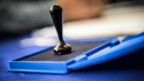 Moldova votează cu părul alb: vârstnicii decid, tinerii stau acasă
