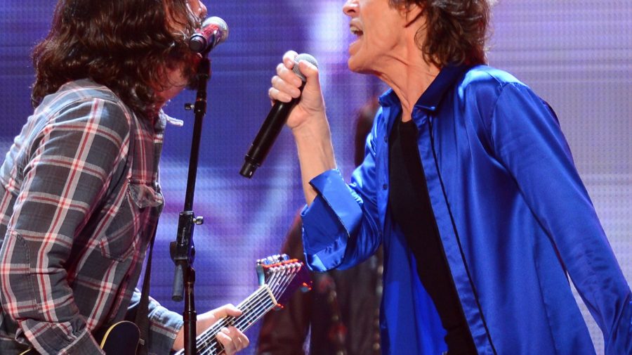 (VIDEO) Ieșirea Angliei din lockdown în versurile lui Mick Jagger și Dave Grohl