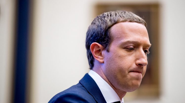 Lumea reclamelor personalizate l-a adus în sapă de lemn pe Zuckerberg! UE îl arde cu o amendă de 390 mil. euro