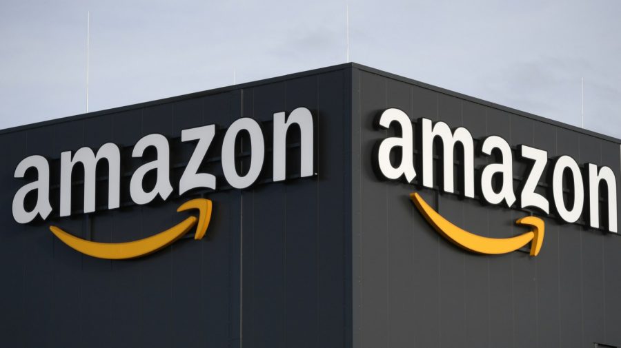 Amazon continuă să ne uimească. În unele magazine cumpărătorii vor achita prin scanarea palmei