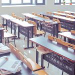 Manualele gratuite vor fi acordate pe criterii noi: ce elevi vor avea dreptul la ele