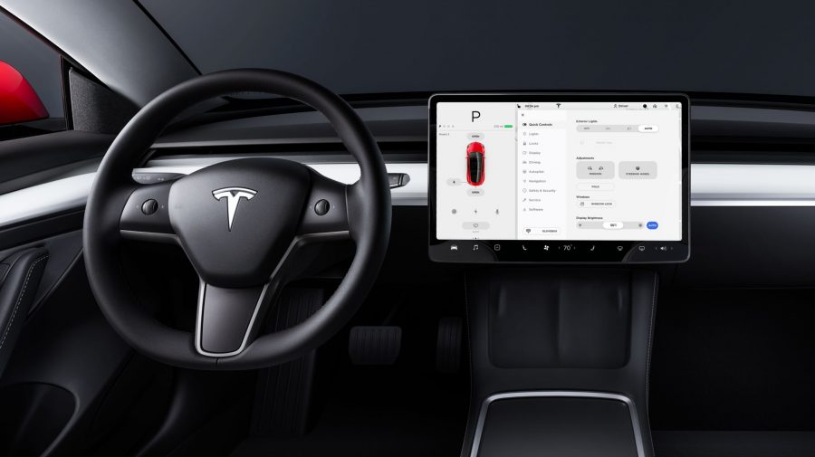 Lovitură pentru Elon Musk: sistemul autopilot al mașinilor Tesla poate fi amăgit