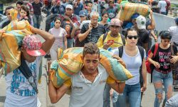 Criză economică în Venezuela: salariul minim a crescut, dar banii nu ajung nici pentru o cutie de ouă