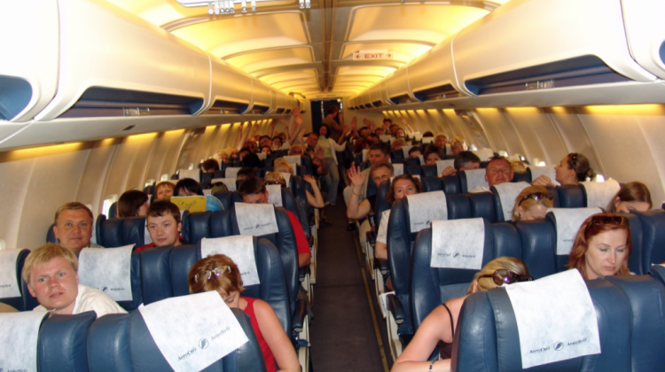 Ce greșeli fac pasagerii în timpul zborului? Dezvăluirile unei stewardese
