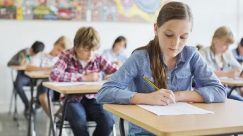Rușii riscă până la 5 ani de închisoare pentru susținerea examenului de engleză IELTS