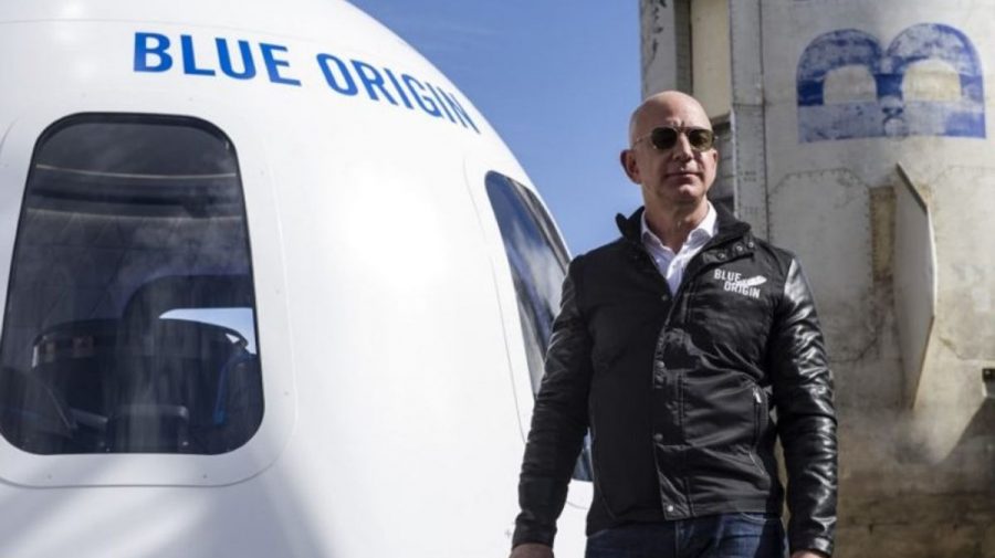 La ce pericole se expune Bezos călătorind în spațiu. Miliardarul lumii riscă totul pentru 11 minute în cosmos
