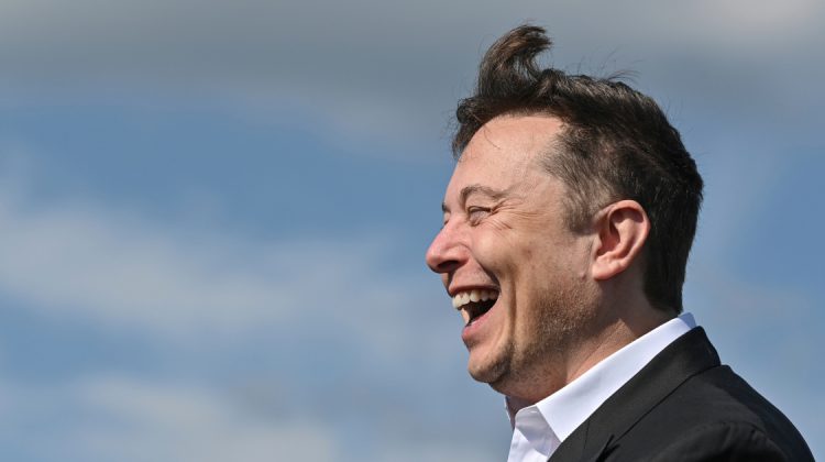 Elon Musk vrea să devină cel mai tare homeless din lume. Miliardarul intenţionează să rămână fără nicio proprietate