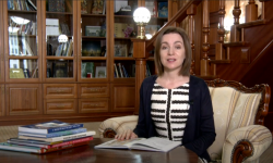 (VIDEO) Maia Sandu citește o poveste de Spiridon Vangheli. Președinta s-a alăturat campaniei „Povești de-acasă”