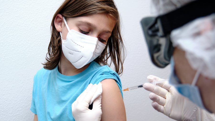 Pfizer începe să testeze vaccinul pentru copiii sub 12 ani. Doza va fi mai mică decât cea pentru adulți