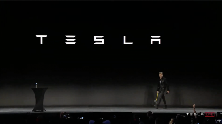 Noul Model Tesla: ce trebuie să știi despre ultima lansarea a lui Musk (VIDEO)