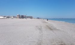 Ce spun turiștii despre plajele lărgite din Mamaia: nisipul nu mai e fin, sezlongurile sunt prea departe