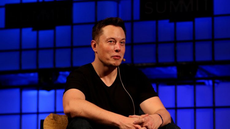 Elon Musk, pe lista de așteptare în spațiu!  Cât a plătit miliardarul pe un bilet de la compania lui Richard Branson