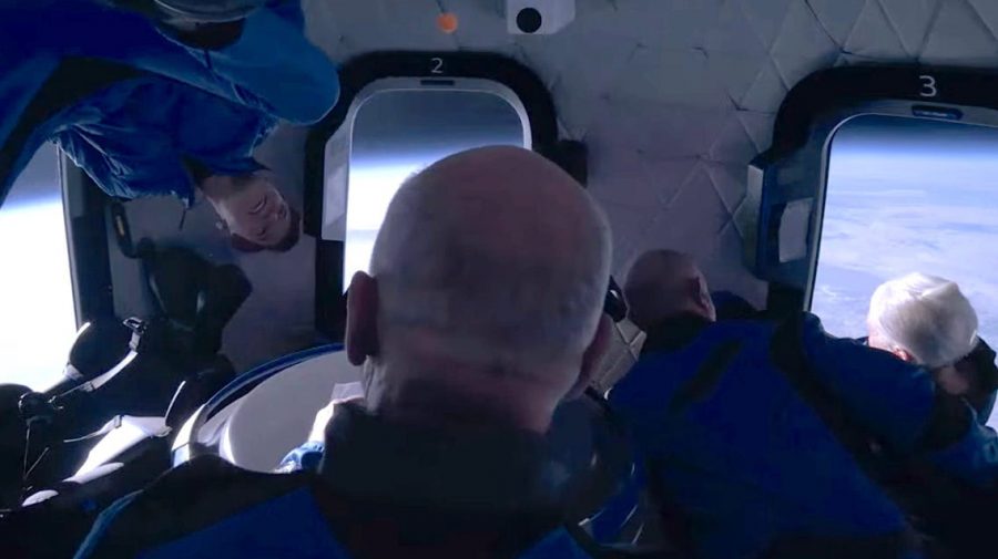 Oaspetele lui Jeff Bezos a descris experiența scurtă și aglomerată de zbor spațial: „Nu era suficient loc”