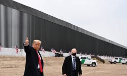 Omul de afaceri care a cheltuit 30 de milioane de dolari pe zidul lui Trump de la granița cu Mexic vrea acum să-l vândă