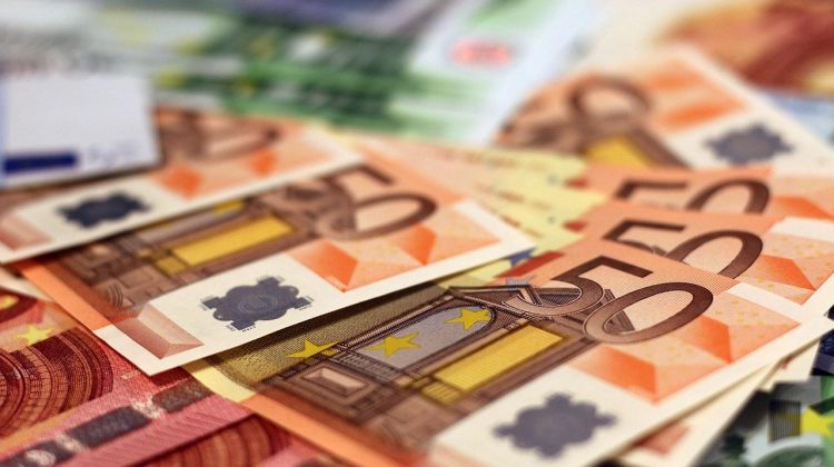 Bulgaria trece la moneda euro din 1 ianuarie 2024. Instituțiile și magazinele vor fi obligate să accepte plăți în euro