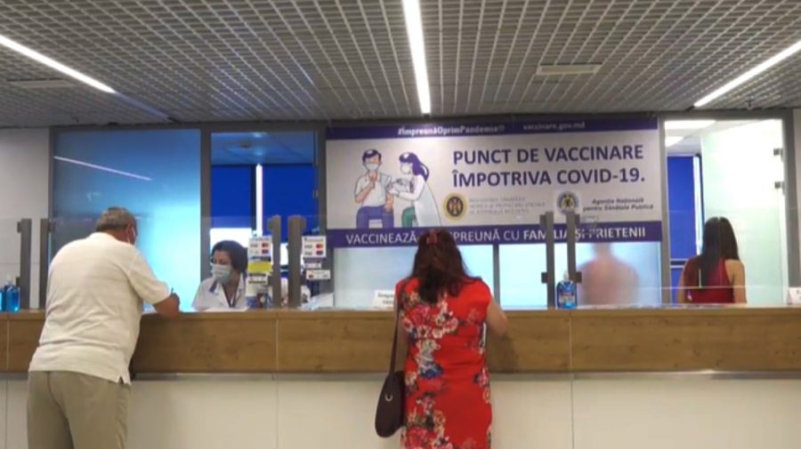 Un punct de vaccinare a fost deschis la Aeroportul Internațional Chișinău. Programul de lucru și vaccinuri disponibile