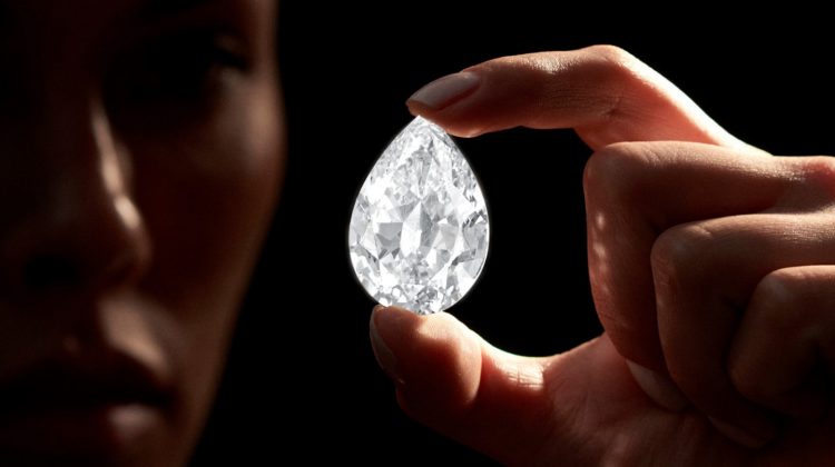 FOTO: Un cumpărător misterios a plătit 12,3 milioane dolari pe un diamant de 101 carate, în criptomonedă