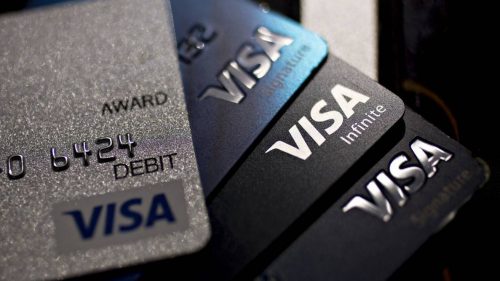 Visa și Mastercard au ajuns la un acord de 30 de miliarde de dolari pentru reducerea comisioanelor