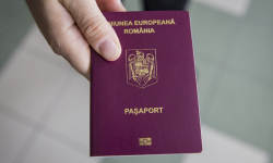 De astăzi se elimină cerința formei autentice a unor declarații necesare la depunerea cererilor pentru cetățenia română