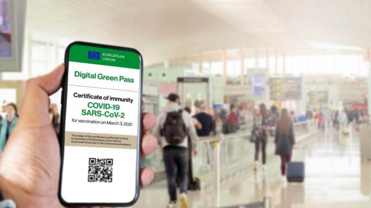 Franța: Green Pass-ul devine obligatoriu, de astăzi, pentru centrele comerciale