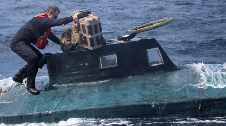 Marina columbiană a capturat un submarin cu două tone de cocaină în valoare de 68 de milioane de dolari americani