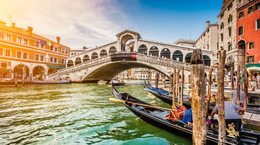 Veneția intenționează să impună o taxă de acces pentru turiști și vizite programate. Cât va costa