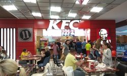 Proprietarul francizei KFC din Republica Moldova și-a adus muncitori din Sri Lanka