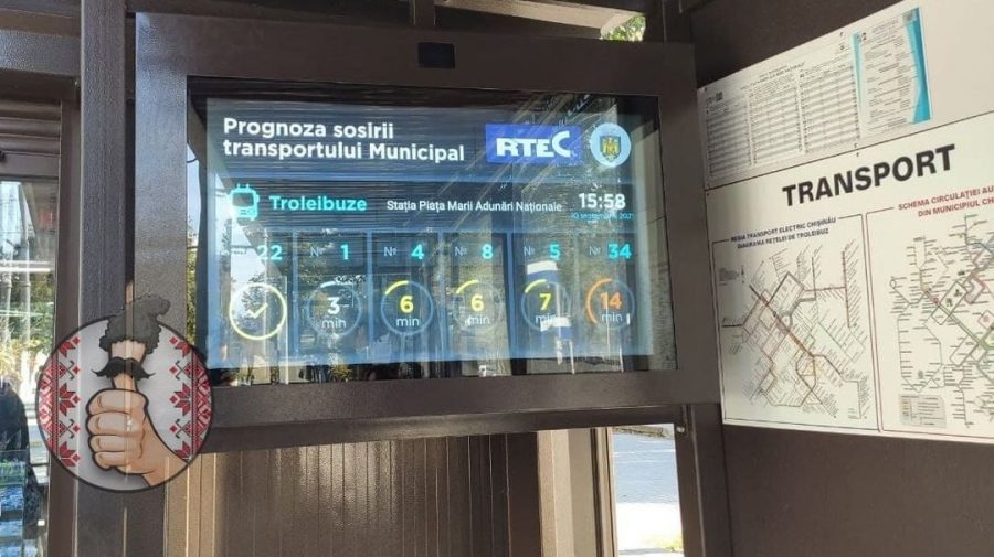 (FOTO) La stațiile de așteptare din Chișinău apar panouri electronice care indică timpul de așteptare al troleibuzului