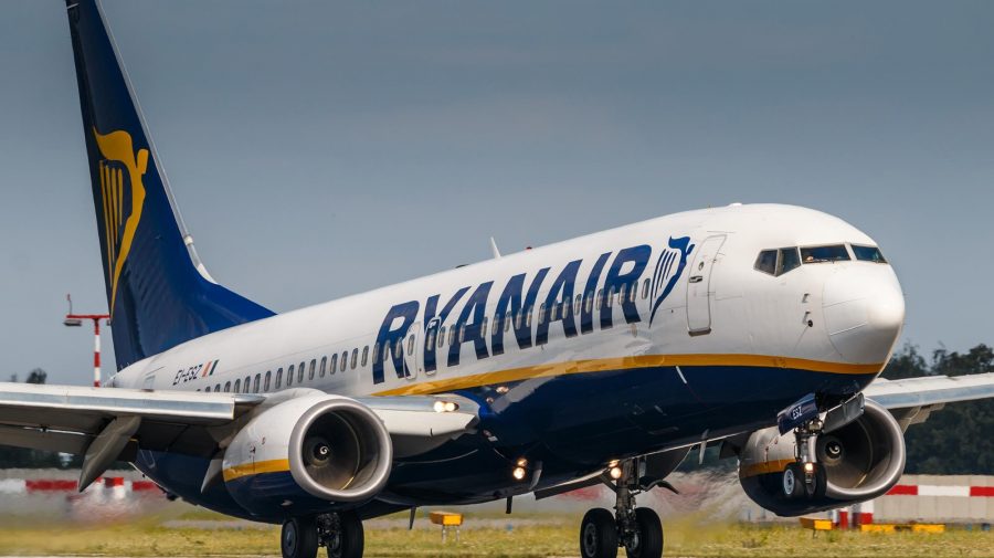 Reduceri FIERBINȚI la vacanțe: bilete de avion de la 7,99 euro la Ryanair