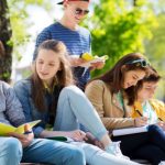 Moldova pierde echivalentul a 37 de tineri pe zi. Generația de 14–34 de ani s-a redus cu 13 500 într-un an