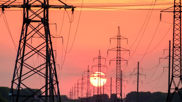 Scumpirea energiei electrice! Mâine moldovenii vor ști care sunt noile tarife la curent