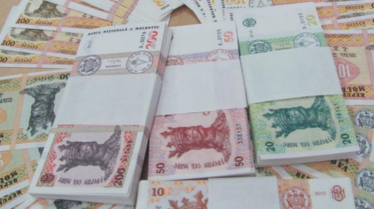 Bani albi pentru zile negre. Câți bani au moldovenii în bănci