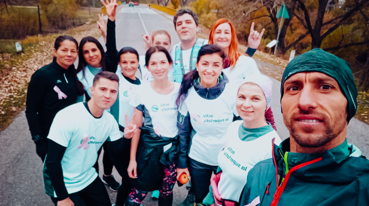 Octombrie Roz. Echipa maib a alergat pentru promovarea prevenției cancerului mamar