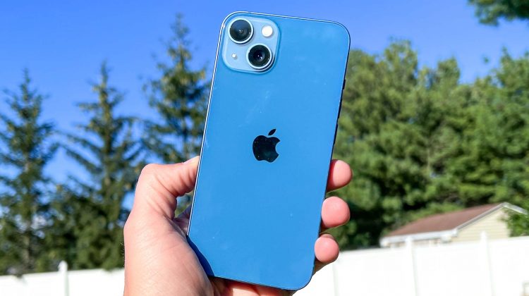 Apple ar putea reduce producția altor modele iPhone în favoarea iPhone 13. Ce telefoane vom găsi mai greu în magazin