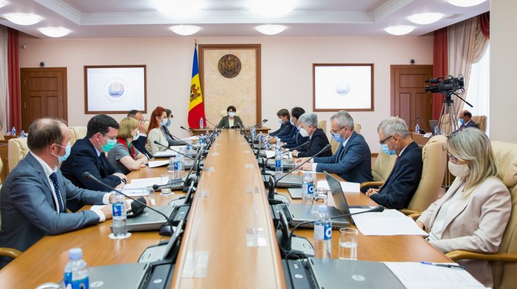 Cât costă banii pe care ia luat Moldova de la FMI