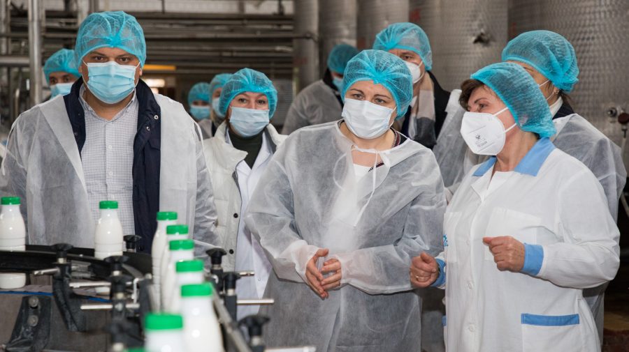 Gavrilița, în vizită la fabrica „Incomlac”, cel mai mare producător de lactate din țară. Planuri de viitor și realizări