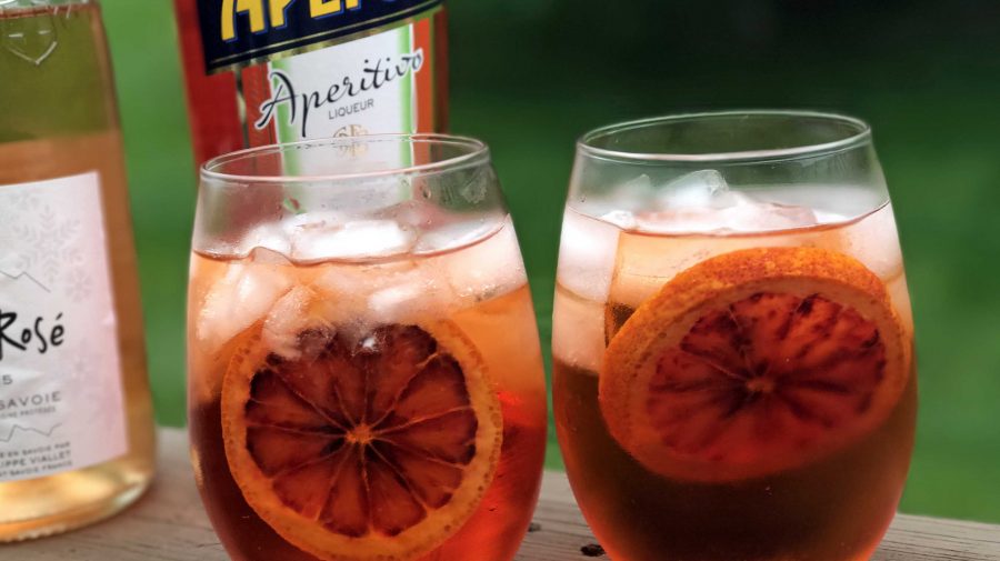 Îți place Aperol Spritz? 5 cocktailuri pe care neapărat trebuie să le încerci. Le poți pregăti ACASĂ