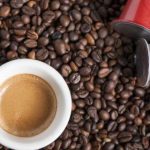 De la plic la boabe: moldovenii ajung la aproape 1 000 de cești de cafea pe an