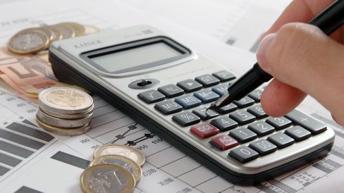 Scandal în asigurări! CNPF a ars cu o amendă o companie pentru că a lăsat un client în aer