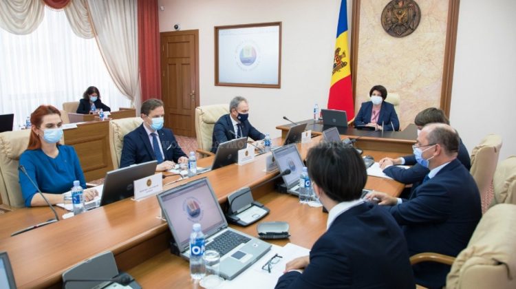 Guvernul ușurează facturile la gaz și căldură ale moldovenilor. Cu cât vor fi compensate tarifele