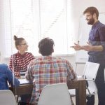 Criză de personal în economie: businessul cere import de muncitori, Guvernul promite simplificări