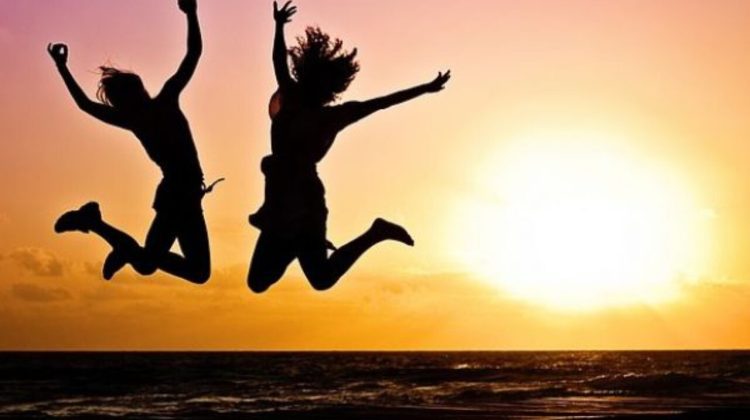 Cele zece secrete ale fericirii abundente și puterea momentului prezent. Ține cont de ele în 2022