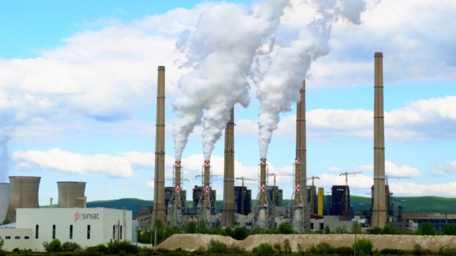 Paradoxul tranziţiei spre verde: gazul scump reporneşte centralele pe cărbune poluante