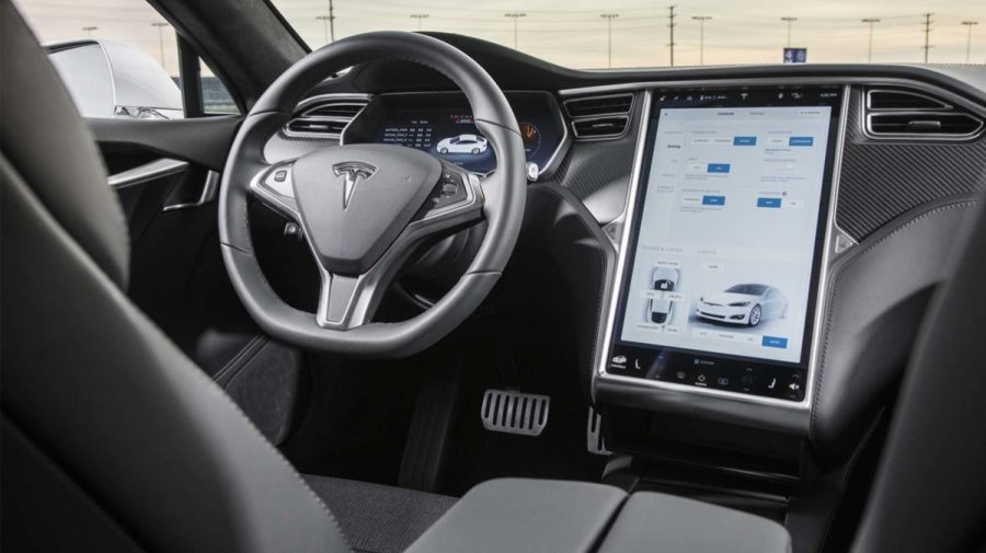 Tesla recheamă în service 475.000 de maşini electrice. Au fost depistate probleme ce sporesc riscul de accidente